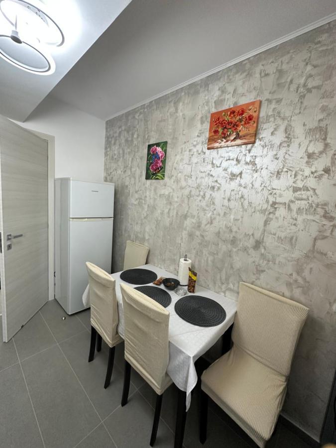 Glamart Apartment Craiova Exterior photo