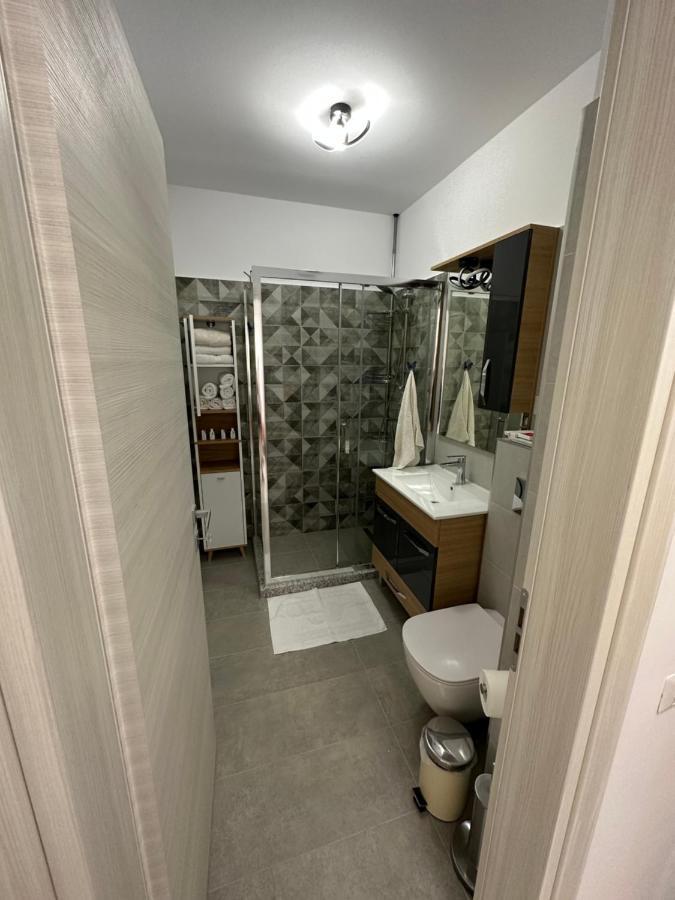 Glamart Apartment Craiova Exterior photo